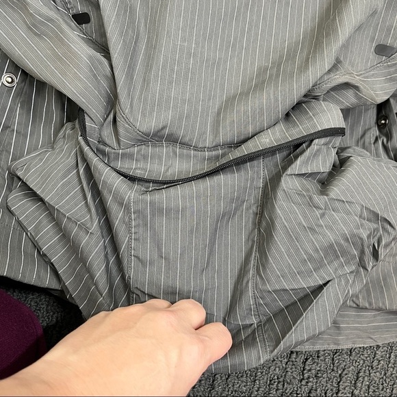 Lululemon grey striped jacket - Picture 8 of 11